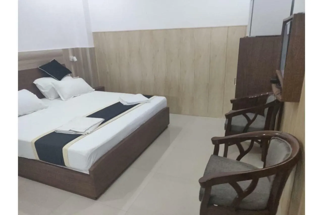 Oyo 45631 Hotel Milan Palace Varanasi