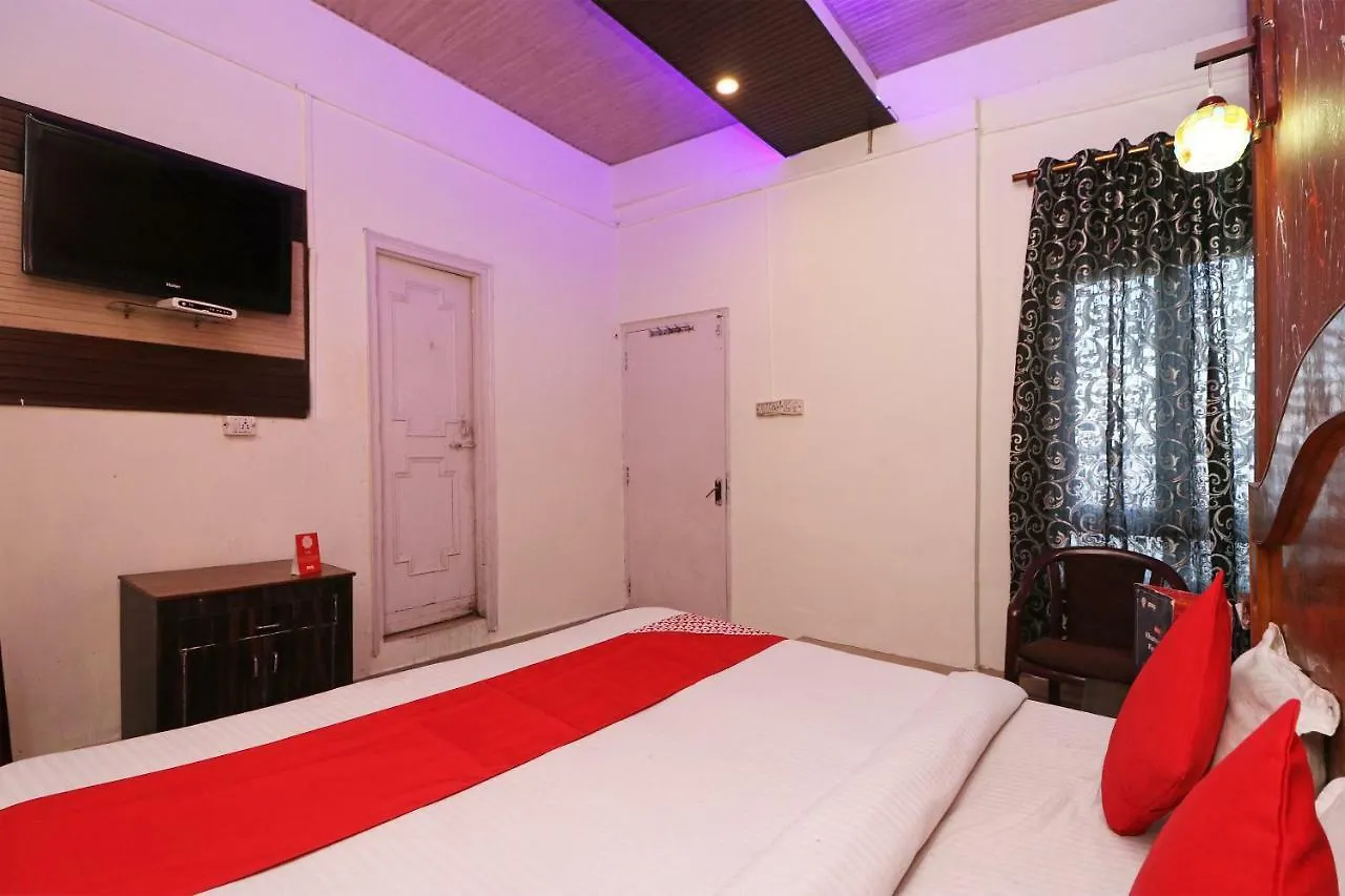 Oyo 45631 Hotel Milan Palace Varanasi 3*,  India